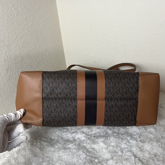 Michael Kors Tote - Picture 5 of 9